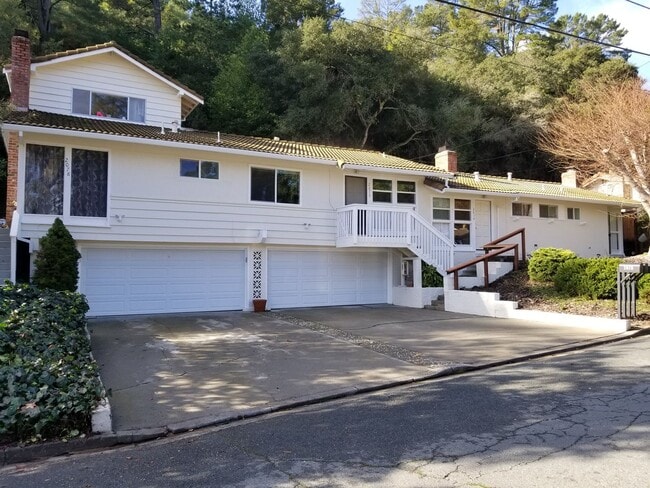 Primary Photo - 2074 Donald Dr
