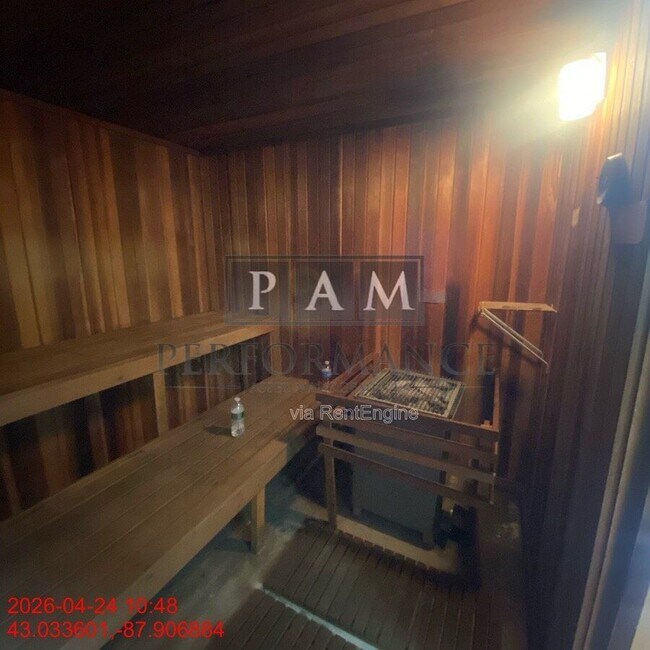 Building Photo - 234 N Broadway