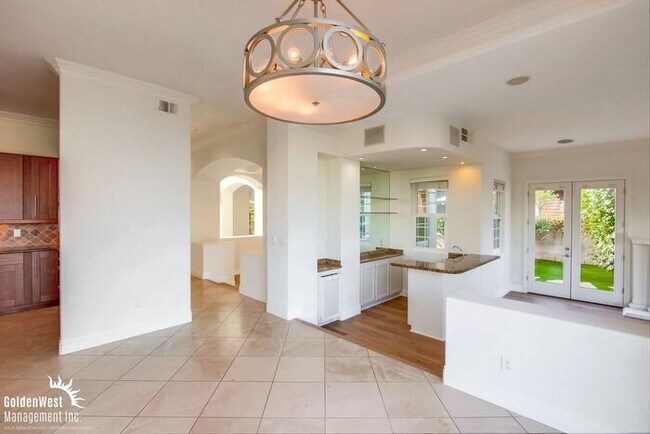 Building Photo - Bright & Spacious 4Bdm 3Ba Home in San Diego!