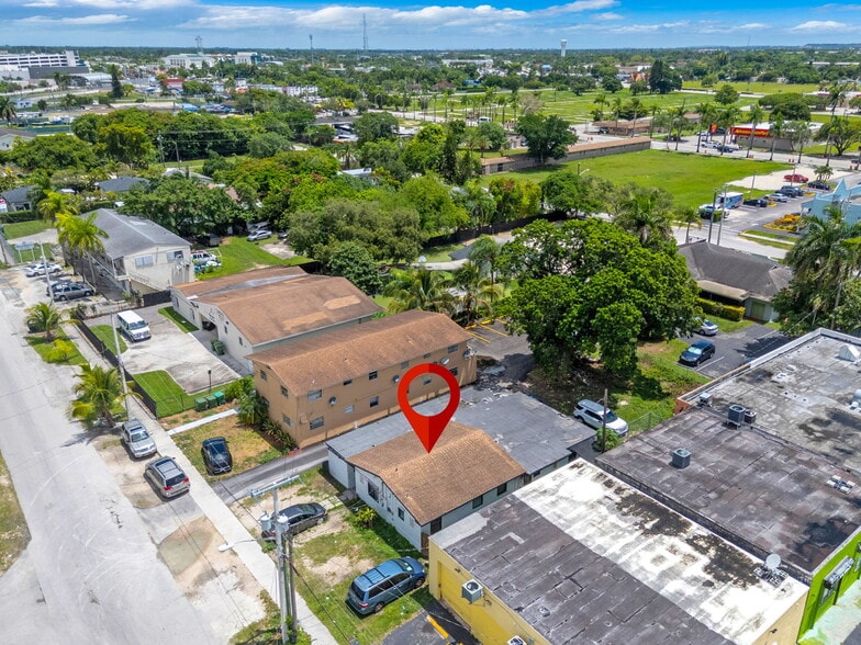 Building Photo - 725 SW 1st Ave