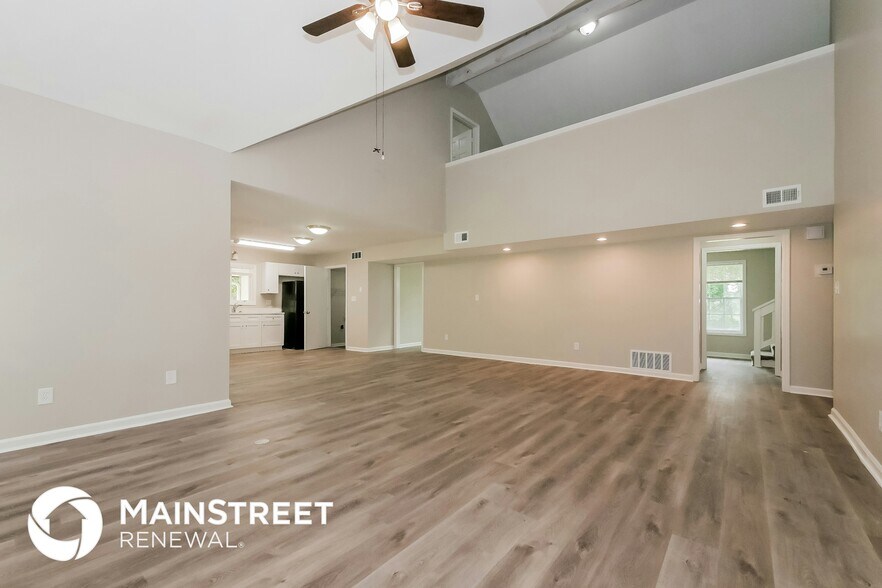 Building Photo - 2242 Marion Ln