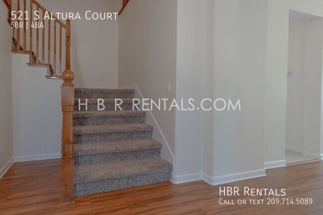 Building Photo - 521 S Altura Ct
