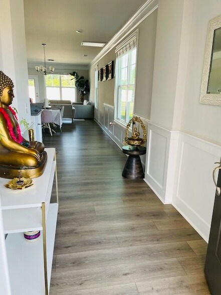 Building Photo - 111 Brody Way