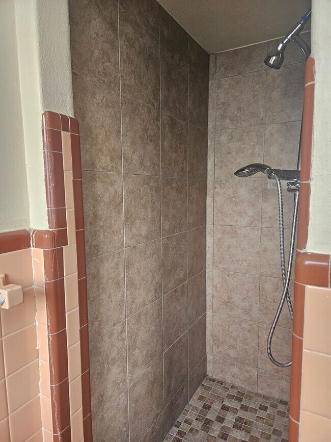 Building Photo - 2014 Blais Ave