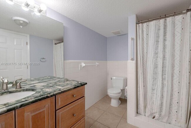 Building Photo - 23 Royal Palm Pl