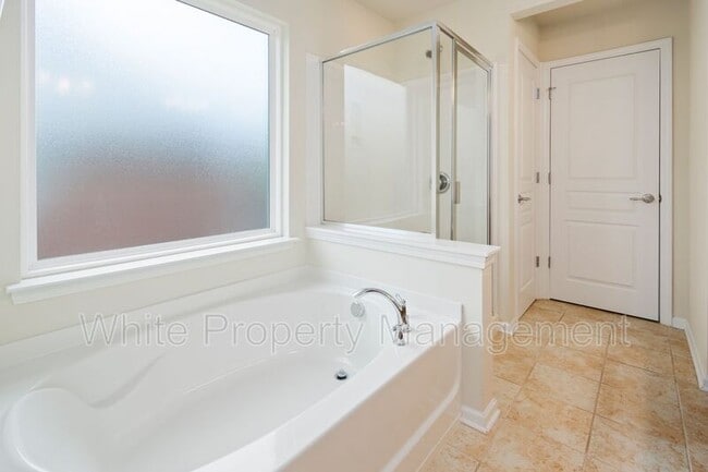 Building Photo - 15648 Canmore St