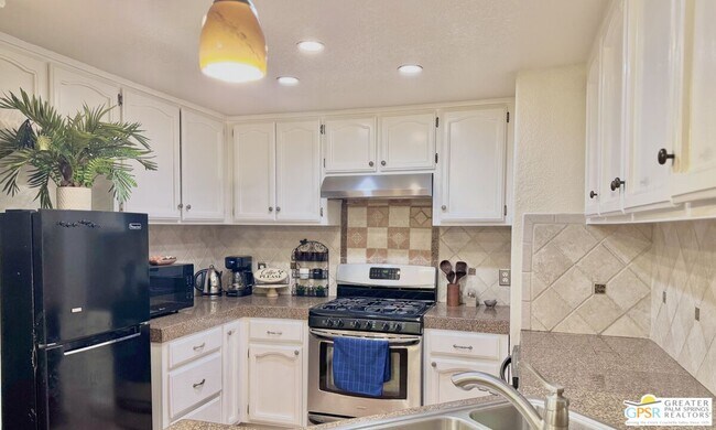 Building Photo - 51905 Avenida Rubio