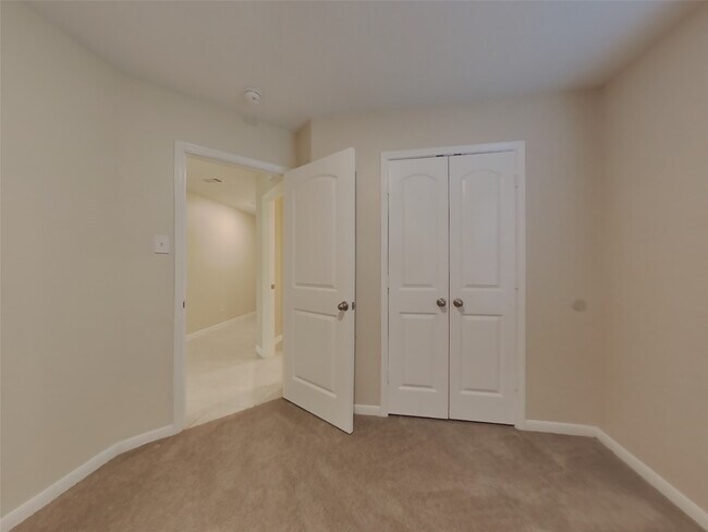 Building Photo - 821 Painted Bison Dr