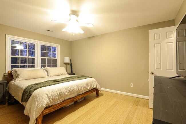 Building Photo - Welcome Home!