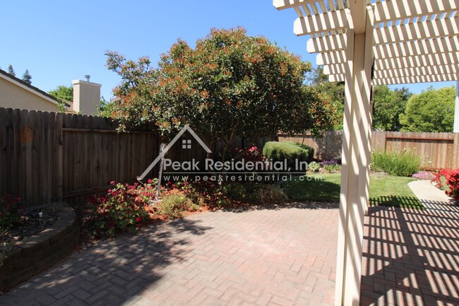 Building Photo - Very Nice 3bd/2ba Elk Grove Home in Laguna...
