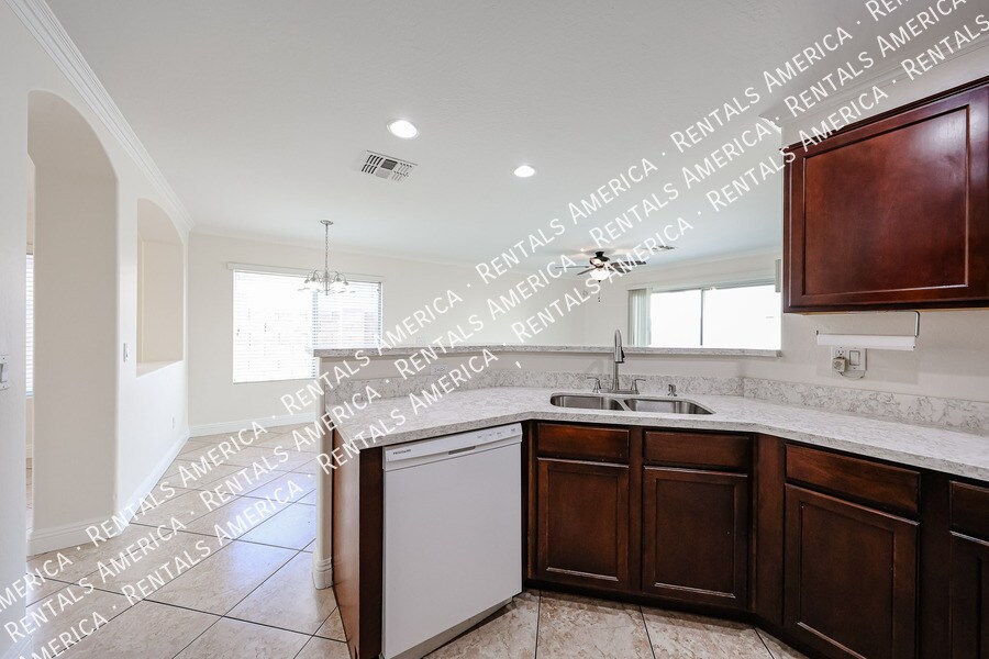 Building Photo - 1517 S 219th Dr