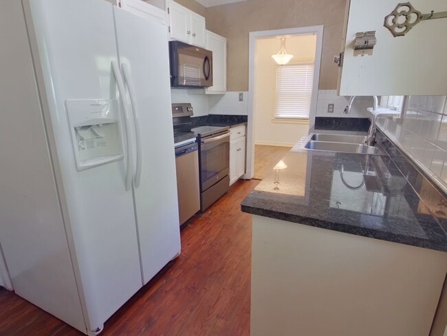Building Photo - COLLEGE HILL RENTAL-122 South Glendale