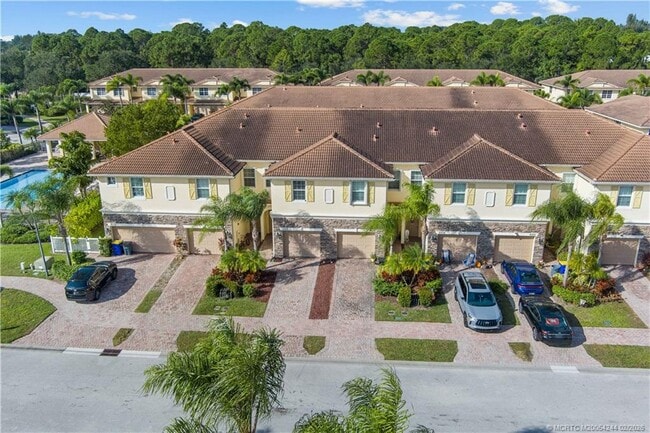 Building Photo - 9512 SW Merlin Ct