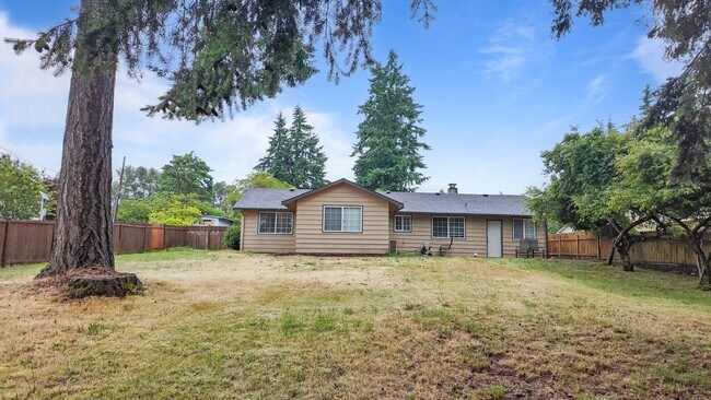Building Photo - Charming 3BR Home with Massive Fenced in Yard