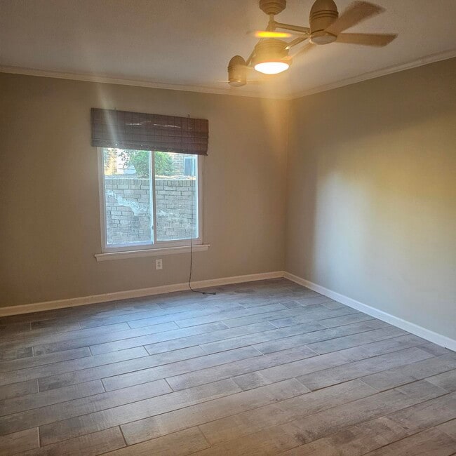 Building Photo - 321 Laurens St SW