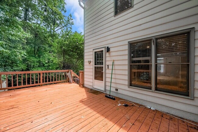 Building Photo - 6608 Wexford Ln