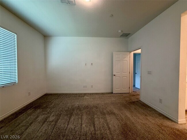 Building Photo - 20 Barbara Ln