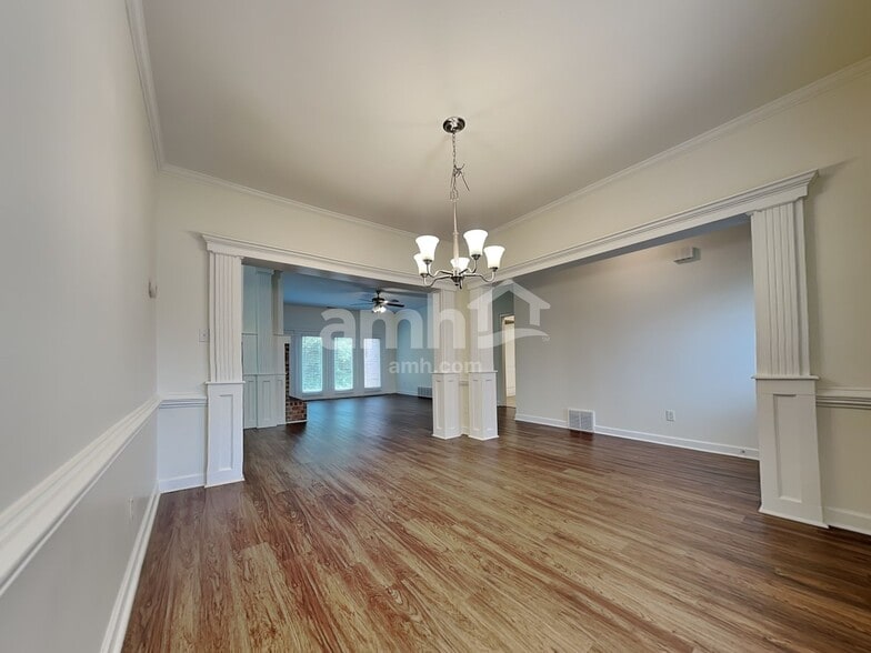 Building Photo - 7501 Mary Dr