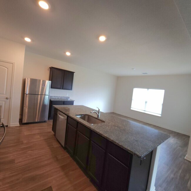 Building Photo - Move-In Special! SAVANNAH PLACE 4 bedroom In Converse, TX