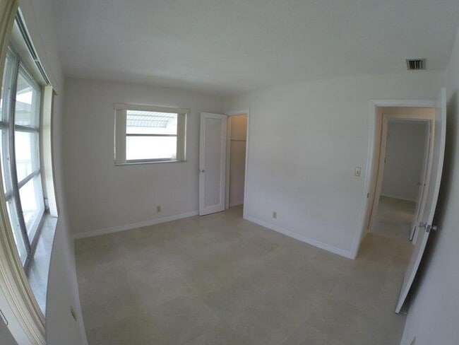 Building Photo - 4610 NW 47th St
