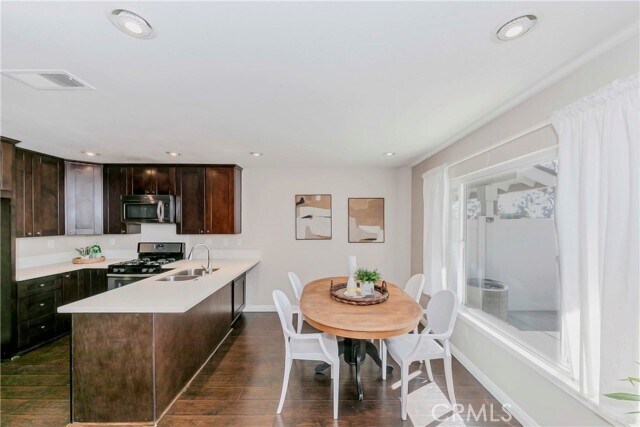 Building Photo - 2422 Coventry Cir