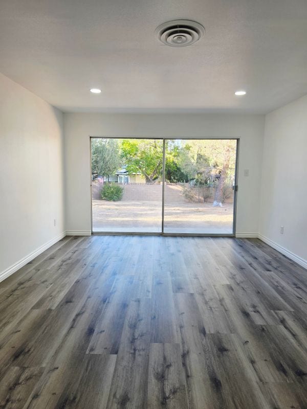 Building Photo - 7167 Columbia Way