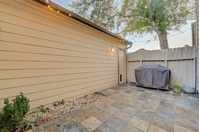 Building Photo - 742 Country Pl Dr