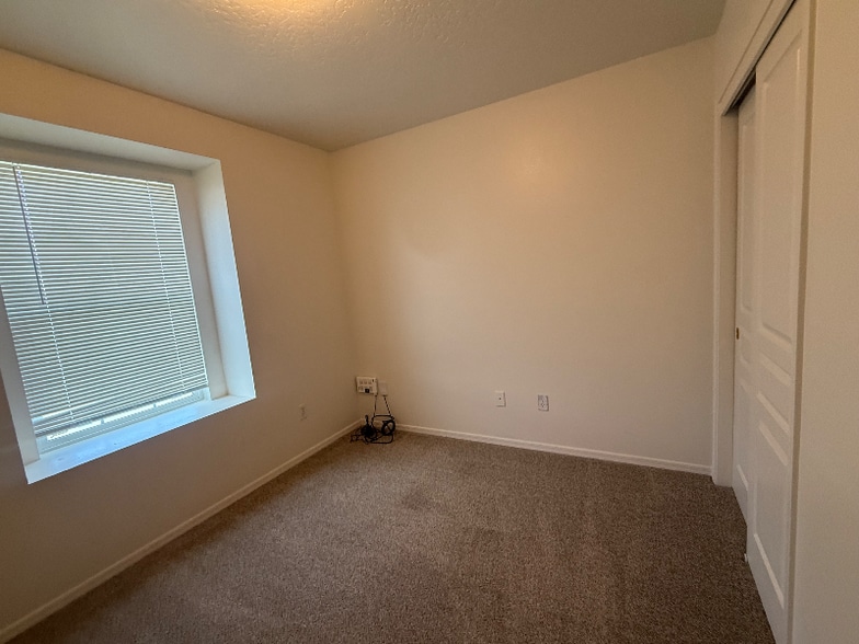 Building Photo - 3721 Pierre Ave