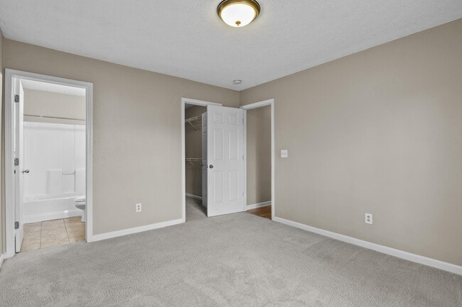 Building Photo - 889 Revere Run Dr