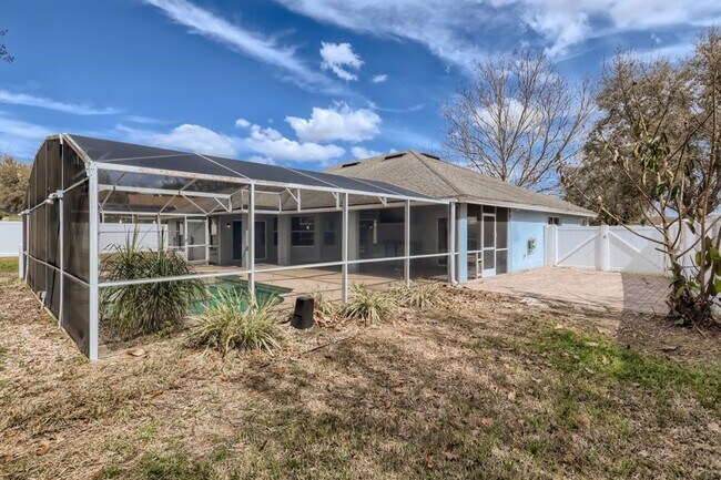 Building Photo - 212 Willow Bend Dr