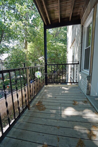 Building Photo - 123 Sutherland Rd