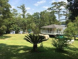 Water front - 10980 Forest Gln