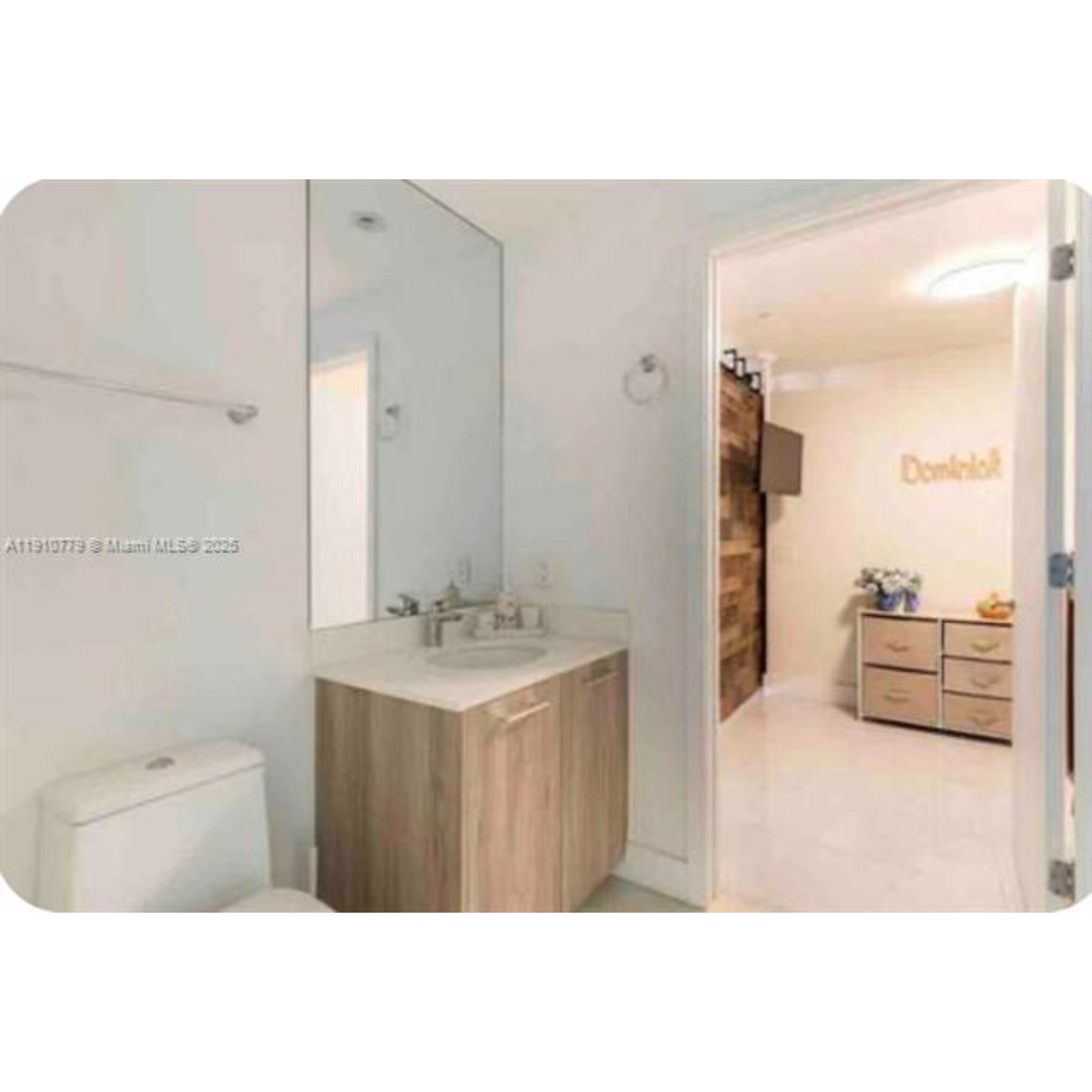 Building Photo - 501 NE 31st St