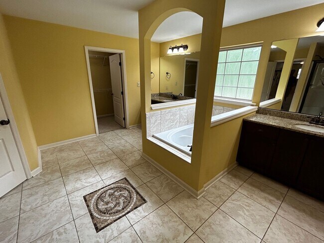 Building Photo - 1521 Baldwin Lakes Dr