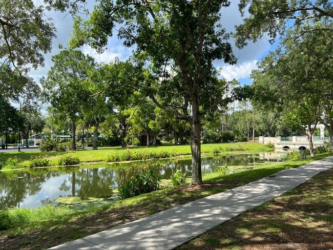 Building Photo - 619 Front St