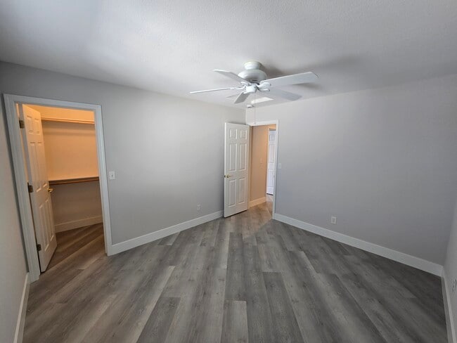 Building Photo - 1842 Loma Linda Cir