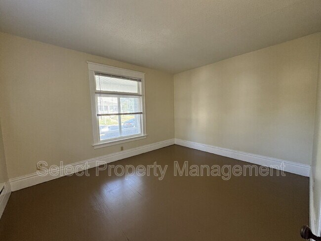 Building Photo - 1132 Rivermet Ave