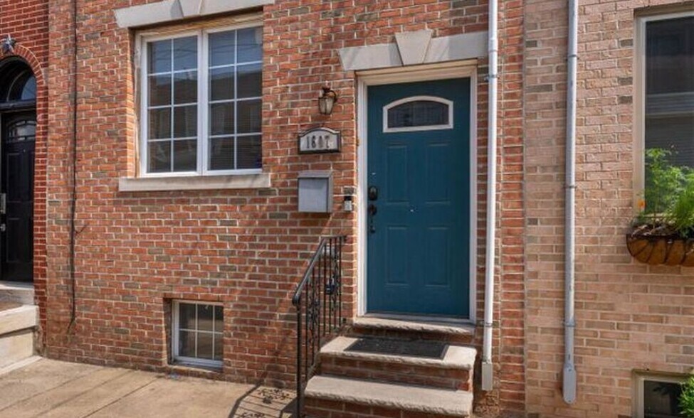 Building Photo - 1607 Manton St