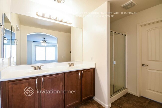 Building Photo - 1413 S Moccasin Trail