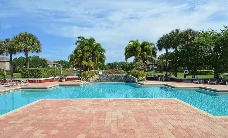 Building Photo - 10263 Gandy Blvd N