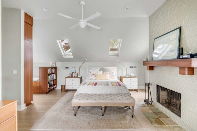 Building Photo - 209 Station 17 St