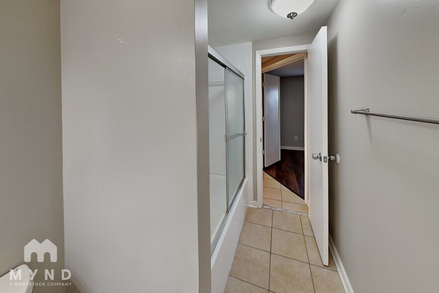 Building Photo - 16023 Eagle River Way