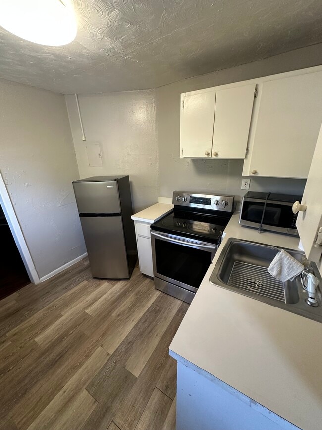 Building Photo - 1105 E Bird St