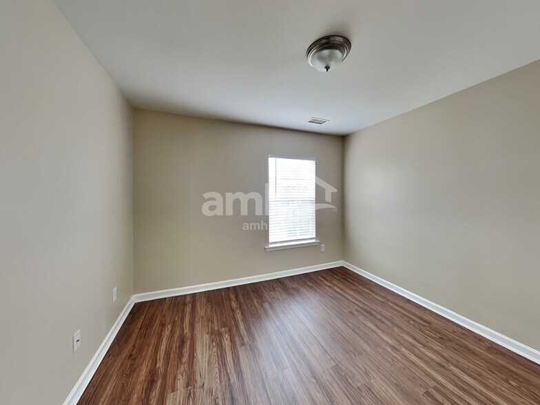 Building Photo - 10638 Claude Freeman Dr