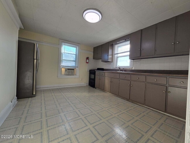 Building Photo - 24 Rector Pl