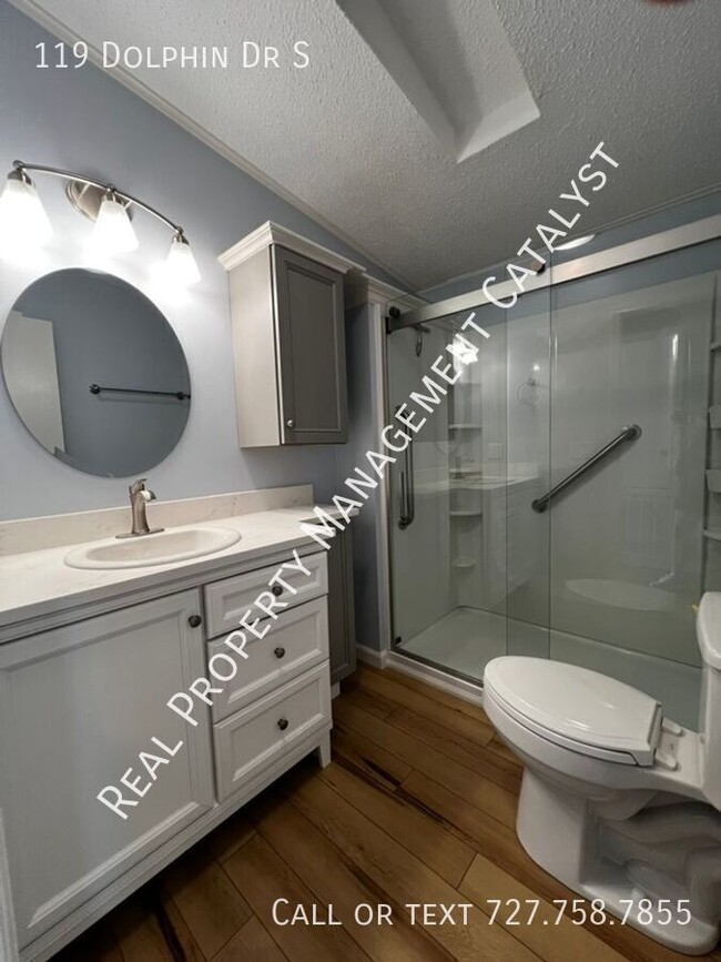 Building Photo - 119 Dolphin Dr S
