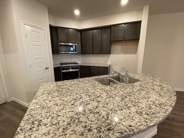 Building Photo - 2405 Klamath Dr