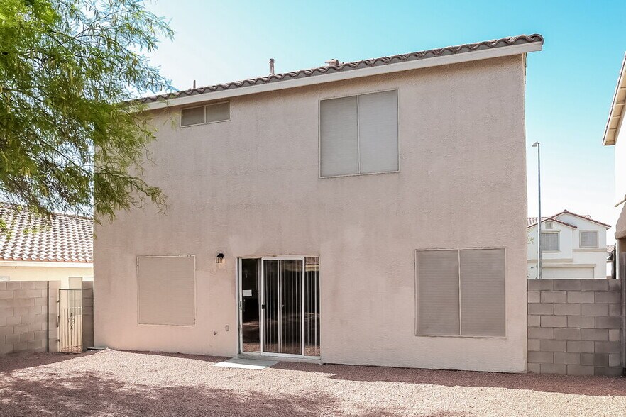 Building Photo - 8620 Hidden Pines Ave