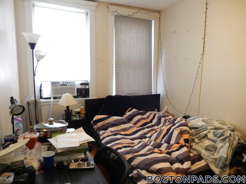 Building Photo - 171 Hemenway St