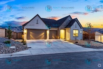 Building Photo - Stylish 3-Bedroom Sanctuary with Sophistic...
